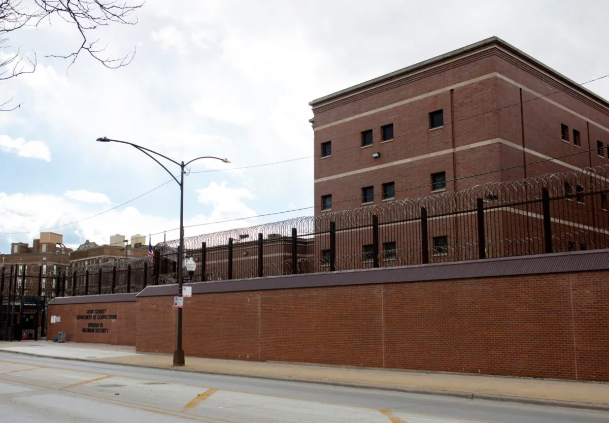 The exterior of Cook County Jail in Chicago, Ill., on April 9, 2020. (Jim Vondruska/Reuters)
