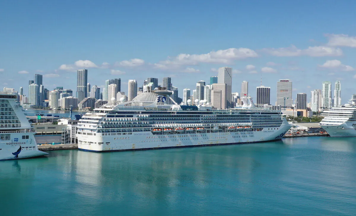 The Coral Princess docked at Port Miami, Fla., on April 4, 2020. (Joe Raedle/Getty Images)