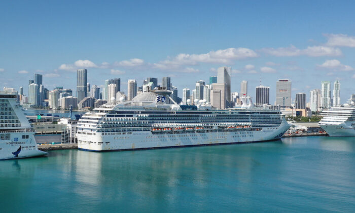 The Coral Princess docked at Port Miami, Fla., on April 4, 2020. (Joe Raedle/Getty Images)
