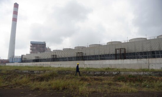 2 Dead, 4 Missing After India Power Plant Dike Gives Way