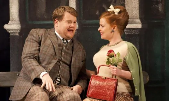 Theater Review: ‘One Man, Two Guvnors’: A Farce Beyond Funny