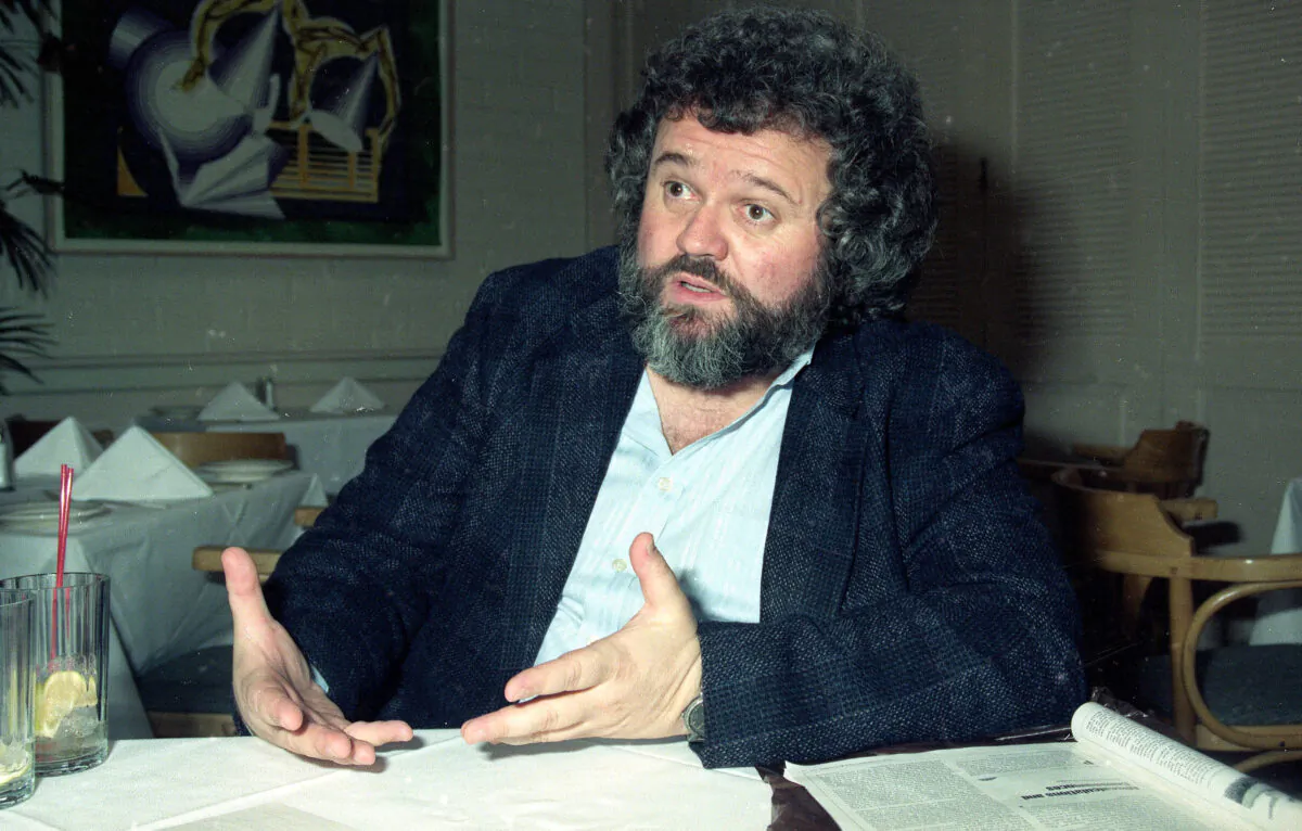 Director of photography Allen Daviau speaking during an interview in Los Angeles, in 1990. (Julie Markes/File/AP Photo)