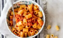 Pasta With Tuna and Tomato Sauce