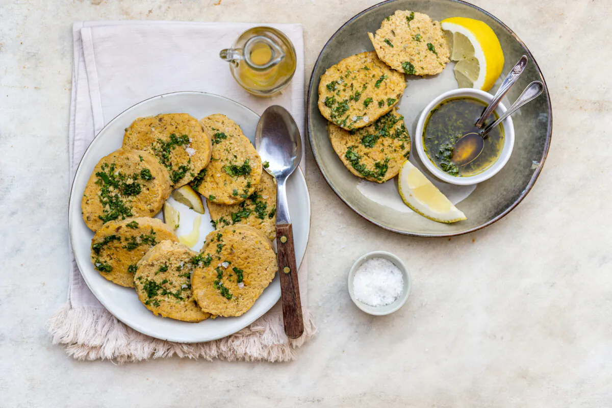 A summery tuna loaf served with a bright lemon-parsley dressing. (Giulia Scarpaleggia)