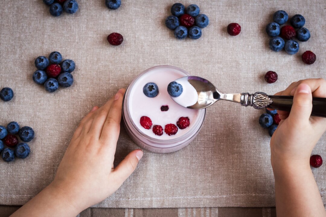 Yogurt contains probiotics that can help alleviate depressive symptoms. (Flaffy/Shutterstock)
