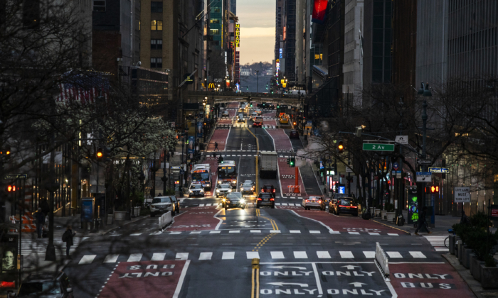 Light Traffic along 42nd street on March 27, 2020 in New York City. (Eduardo Munoz Alvarez/Getty Images)