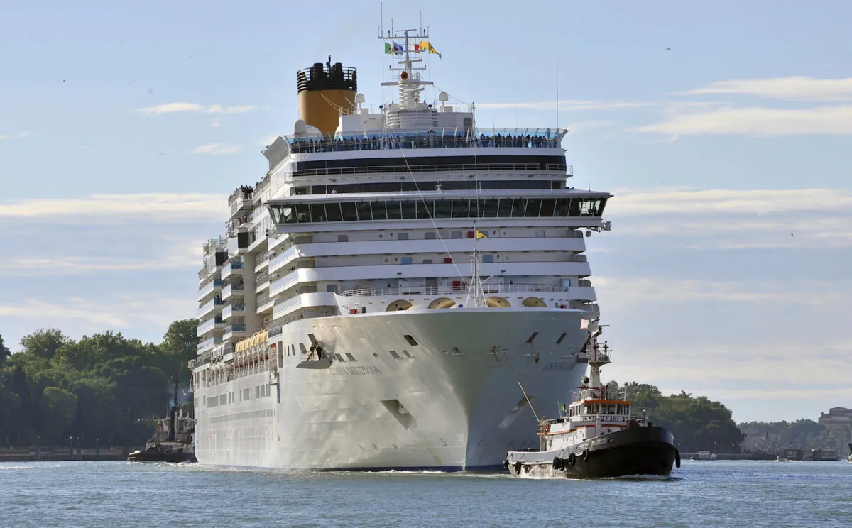 The Costa Deliziosa cruise ship leaves Venice, Italy, on May 24, 2015. (Luigi Costantini/AP)