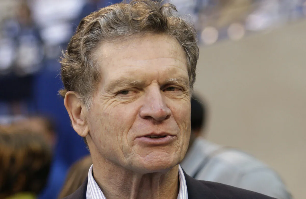 Former Baltimore Colts NFL football player Mike Curtis is shown before an NFL football game in Indianapolis, on Nov. 8, 2009. (Darron Cummings/ File/AP Photo)