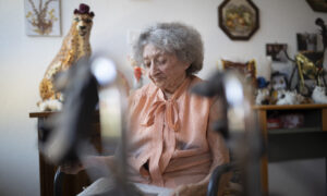Mass Virus Test in Nursing Home Seeks to Combat Loneliness