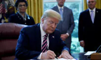 Trump Signs Bill With Nearly $500 Billion More in CCP Virus Aid