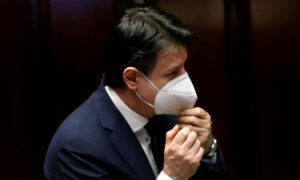 Italy PM Says Taking Calculated Risk in Rolling Back Lockdown