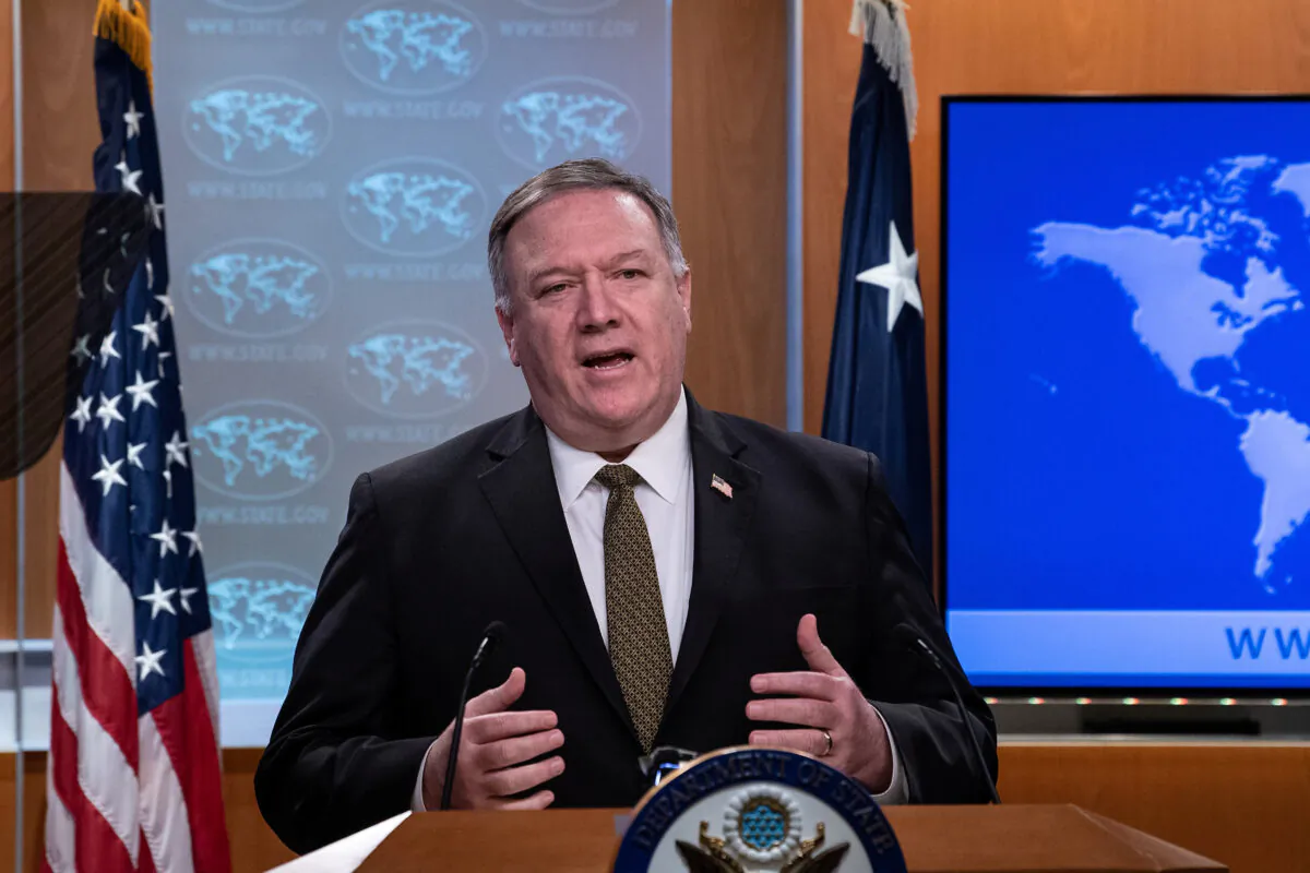 U.S. Secretary of State Mike Pompeo speaks at a press briefing at the State Department in Washington, U.S., April 22, 2020.  (Nicholas Kamm/Pool via Reuters)