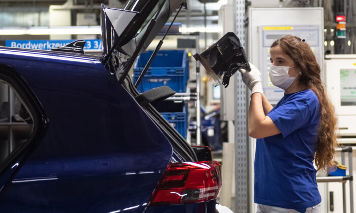 Volkswagen Takes $3 Billion Hit but Still Expects to Make a Profit This Year