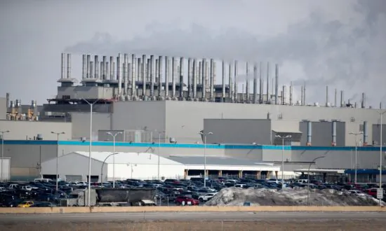 Volkswagen and Fiat Chrysler Postpone Restarting US Factories