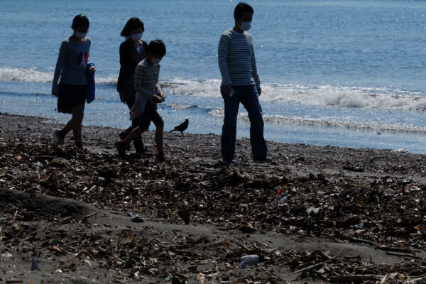 People-Katase-Higashihama-Beach