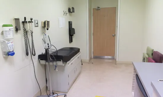 Montreal Hospital to Test Cleaning Robot That Uses Ultraviolet Light