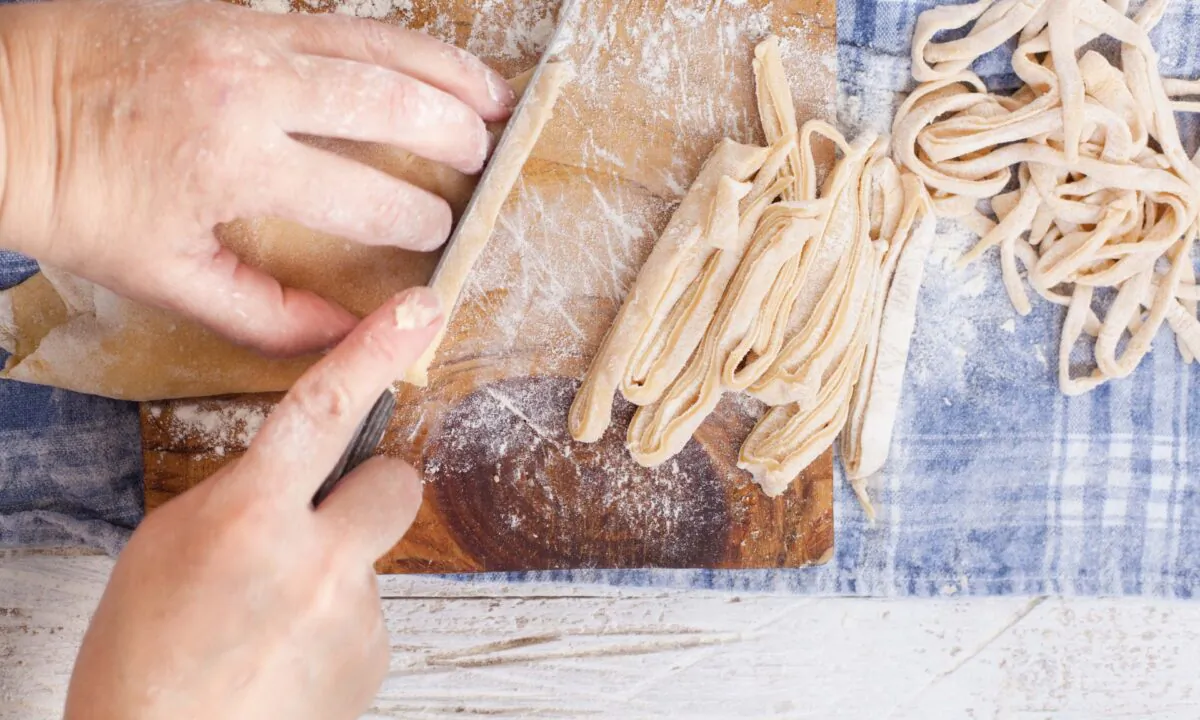 Learn how to make handmade pasta from an Italian grandmother. (Casanisa/Shutterstock)