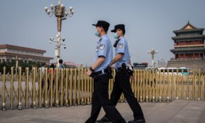 Speaking in Mandarin, Senior Trump Advisor Calls for Greater Freedom in China