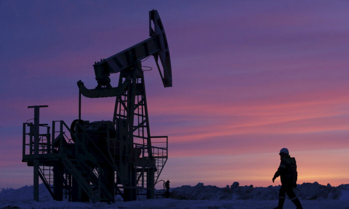 Oil Falls Towards $125 as Investors Weigh US Import Ban