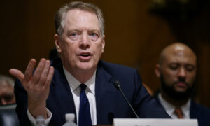 US, UK Launch Trade Talks, Pledge Quick Deal as Virus Ravages Global Economy