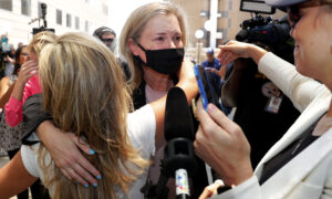 Texas Salon Owner Jailed for Defying Governor’s Shutdown Order Freed