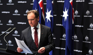 Health Minister Hunt Says Australia Patiently Awaits 'Safety Assessment' as UK Fast-tracks Pfizer CCP Virus Vaccine