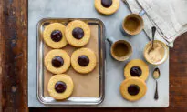Occhi di Bue (Chocolate-Filled Italian Sandwich Cookies)
