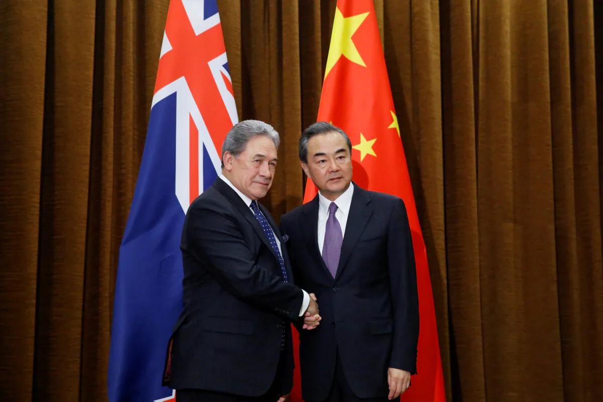 China's Foreign Minister Wang Yi meets New Zealand's Foreign Minister Winston Peters in Beijing, China, on May 25, 2018. (Thomas Peter/Reuters)
