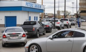 Canadians Now Forming Queues for Non-Essential Items as Provinces Reopen Economies