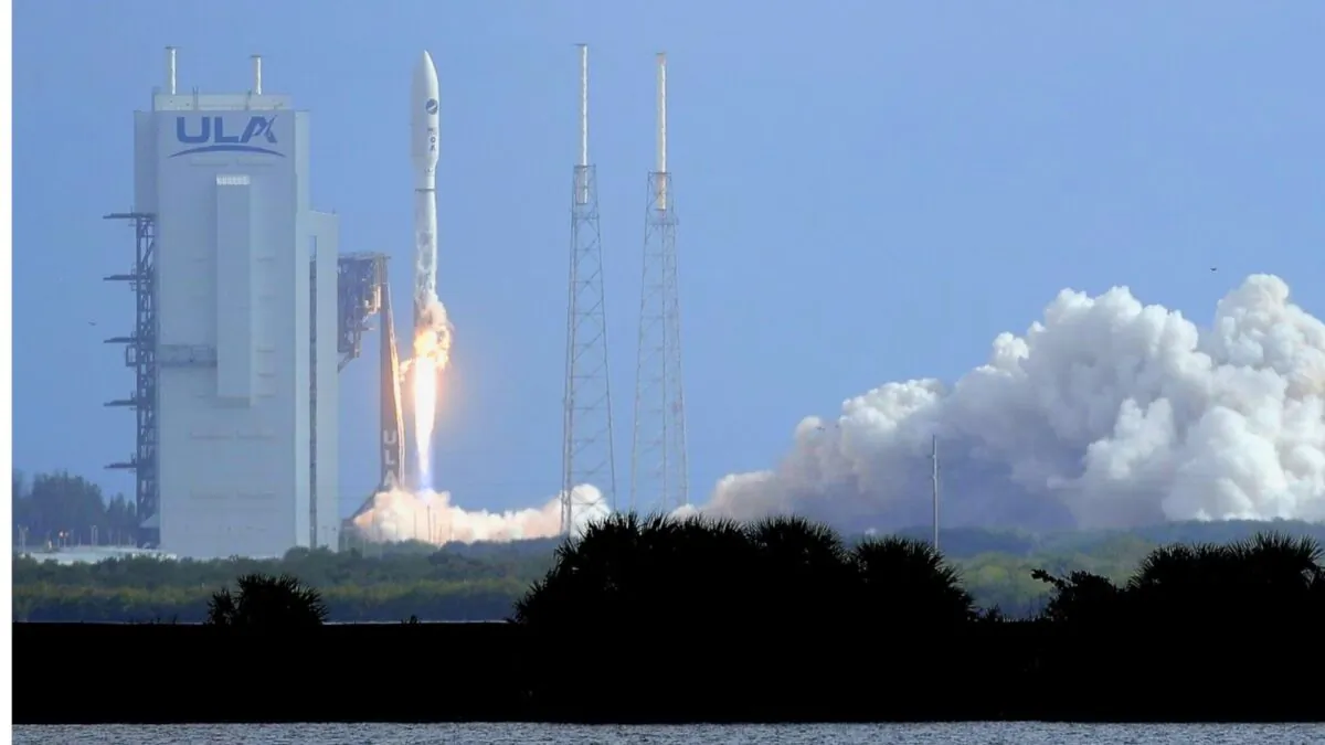 A United Launch Alliance Atlas V rocket lifts off from Launch Complex 41 at the Cape Canaveral Air Force Station on May 17, 2020, in Cape Canaveral, Fla. The mission's primary payload is the X-37B spaceplane. (John Raoux/AP Photo)