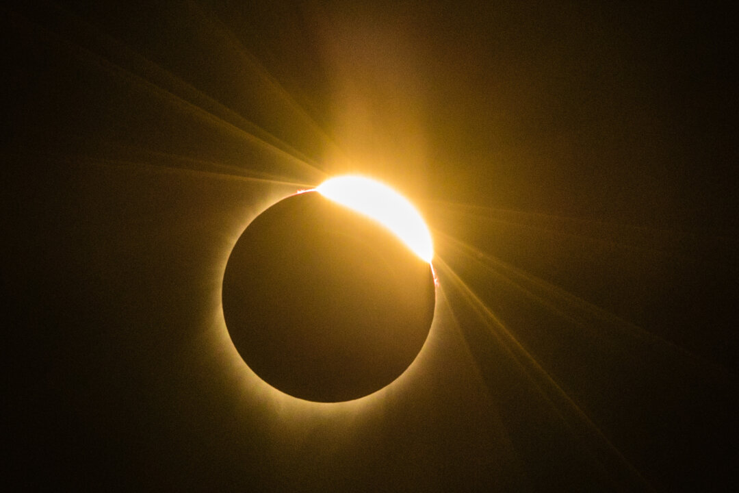 People in Spain Gather to Watch 2026 Total Solar Eclipse