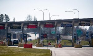 U.S. Agrees to Canada's Request to Extend Non Essential Travel Ban