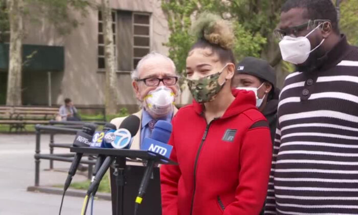 Ny Mother Speaks Out After Getting Arrested For Not Wearing Mask The Epoch Times 