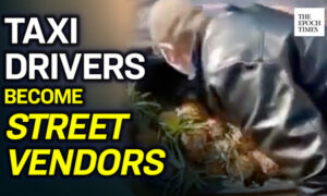 Taxi Drivers in China Sell Food to Make a Living