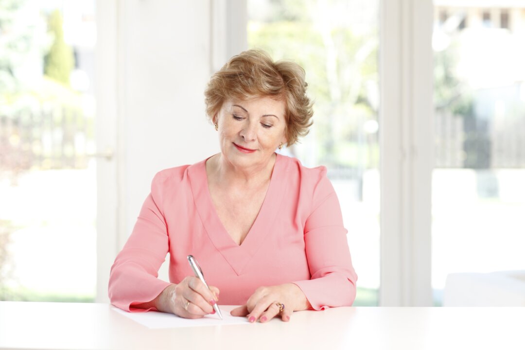 Writing out your plans can help you think them through, remember, and focus your will power. (Kinga/Shutterstock)