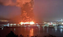 Firefighters Are Battling a 4-Alarm Fire on Pier 45 in San Francisco