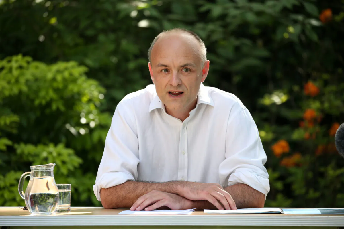 Dominic Cummings, special advisor for Britain's Prime Minister Boris Johnson, makes a statement at 10 Downing Street, following the outbreak of the COVID-19, London, Britain, on May 25, 2020. (Jonathan Brady/Pool via Reuters)