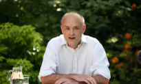 Under Fire Over Lockdown Trip, Close Aide to UK’s Johnson Toughs It Out