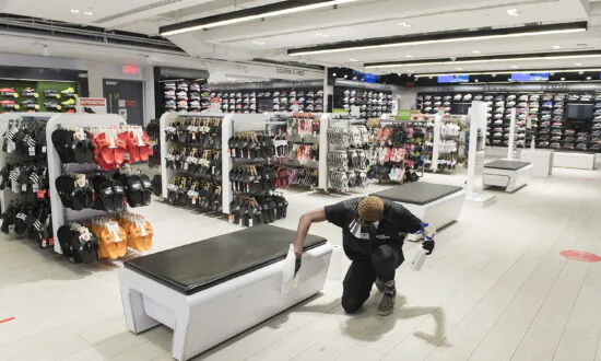 Montreal-Area Retailers Opening Up to the Public, With Distancing Measures in Place