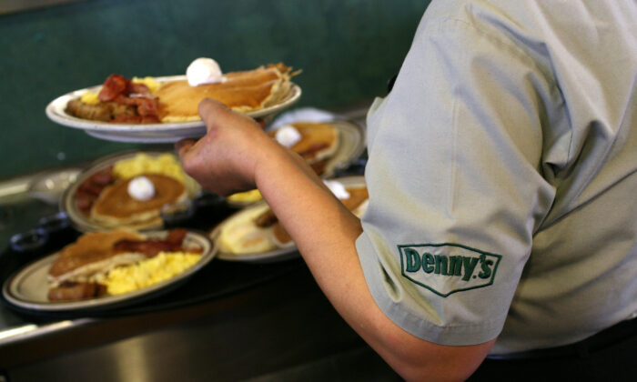 15 Denny’s Restaurants Closing Down Amid Pandemic | The Epoch Times