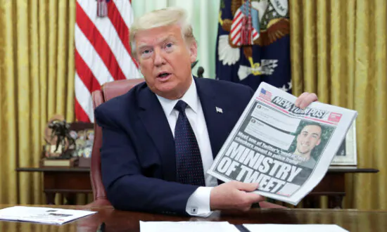 Trump Signs Executive Order Targeting Political Bias in Social Media Firms