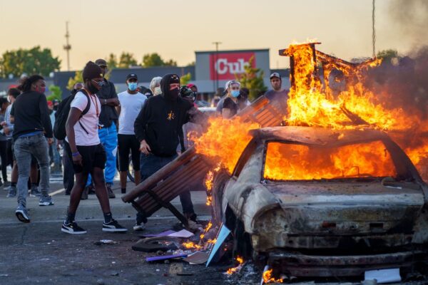 burning car minneapolis