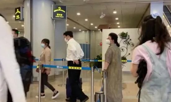 Chinese Stranded Overseas Feel Abandoned by Chinese Government
