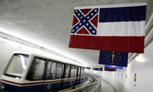 Mississippi Governor Signs Bill Removing State Flag With Confederate Emblem