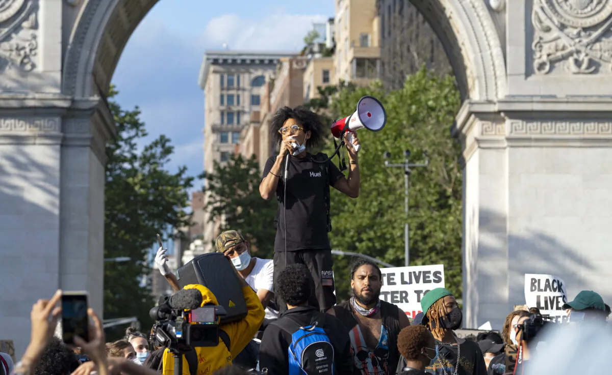 Protestors take part in a demonstration at Washington Square Park in New York, N.Y., on June 1, 2020. (Craig Ruttle/AP Photo)