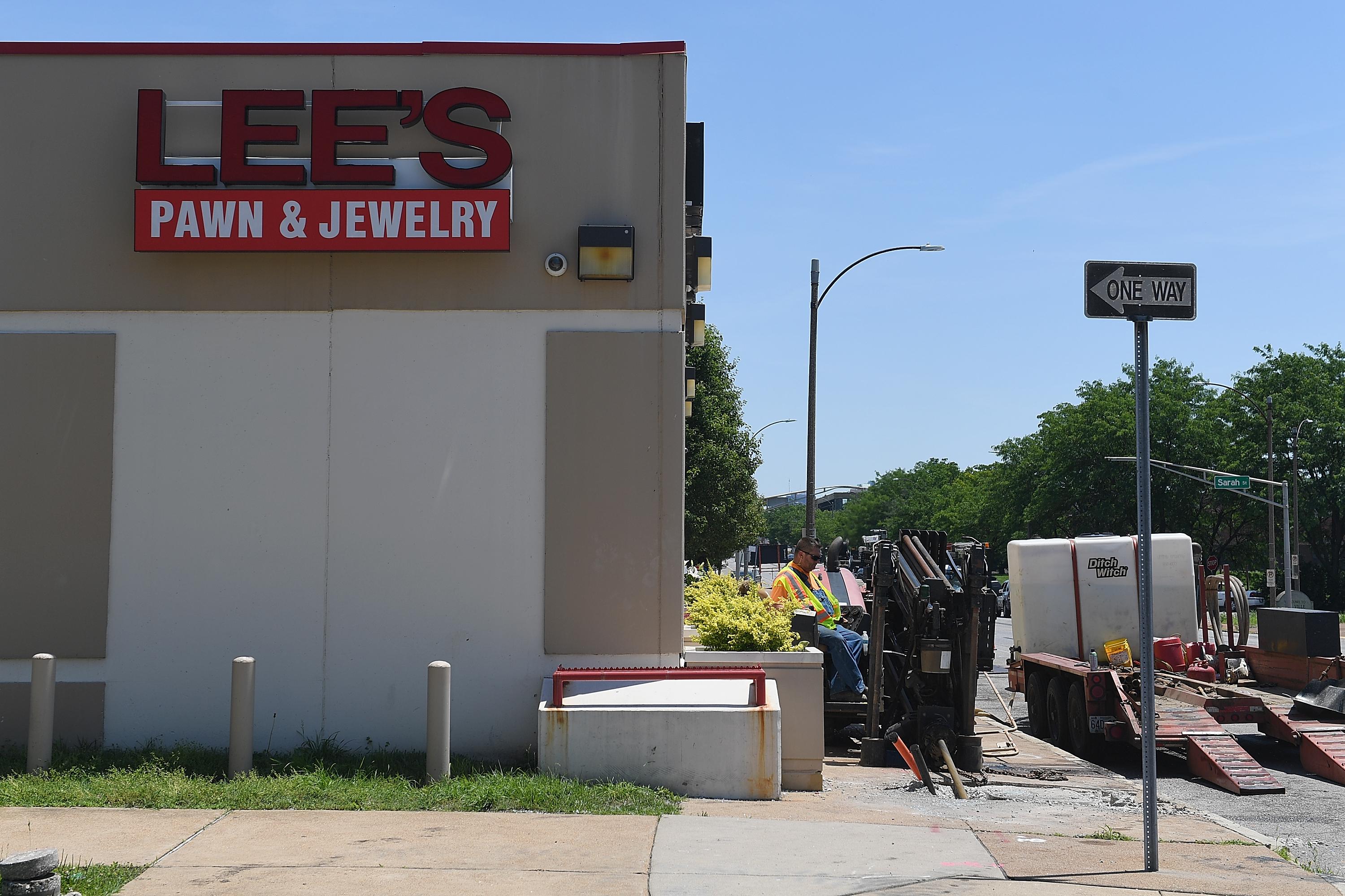 Lee's Pawn and Jewelry
