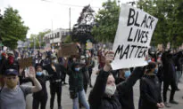 Protesters Storm Seattle City Hall, Demand Mayor’s Resignation