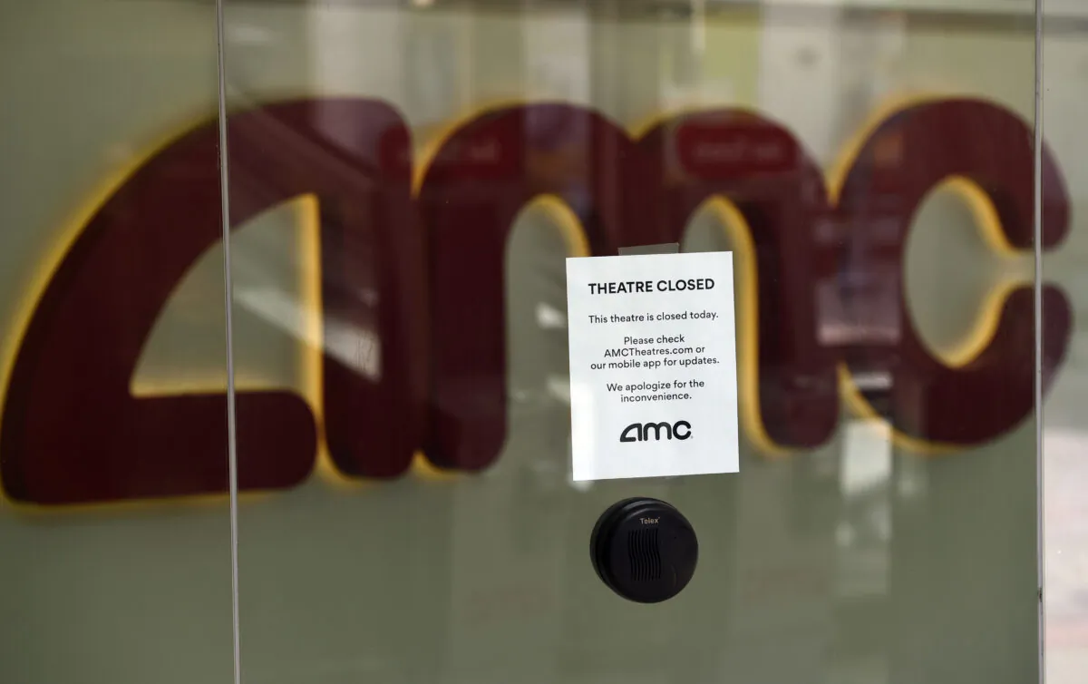 A message on the ticket window at the AMC Burbank 16 movie theaters complex informs potential customers that it is currently closed in Burbank, Calif., on April 29, 2020. (Chris Pizzello/AP photo)