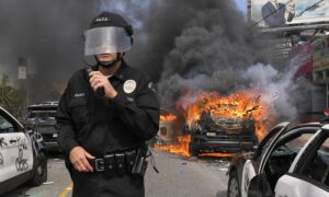 Los Angeles Slashing Police Budget by $100 to $150 Million