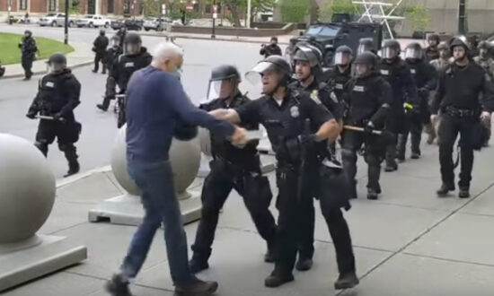 Ex-FBI Agent Who Trained Buffalo Police Says Shoved Activist ‘Got Away Lightly’